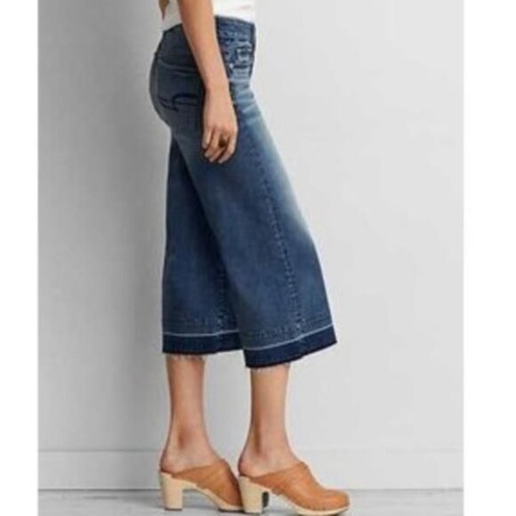 American Eagle Outfitters Blue Festival Crop Flare Jeans - Picture 2 of 9